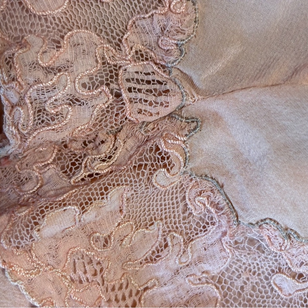 Vintage 1930’s Peach Silk Lace Chemise Slip - Picture 7 of 9